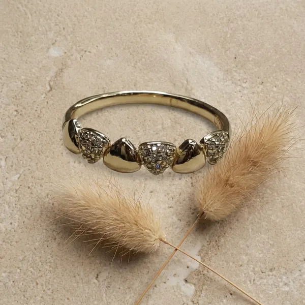 Gold_Petal_Cluster_Sparkle_Anti_Tarnish_Finger_Ring_For_Women