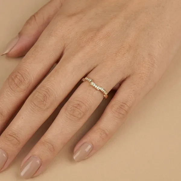 Gold_Rectangular_Link_Sparkle_Anti_Tarnish_Finger_Ring_For_Women