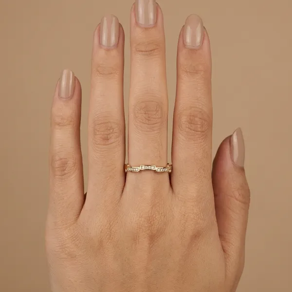 Gold_Rectangular_Link_Sparkle_Anti_Tarnish_Finger_Ring_For_Women