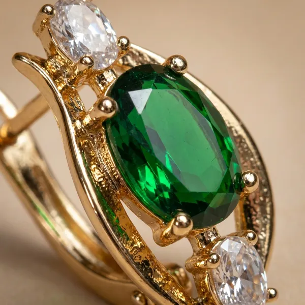 Green_Emerald_Oval_Stone_Gold_Ears_Anti_Tarnish_Earring_For_Women