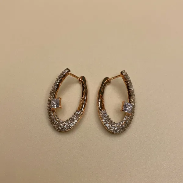 Gold_Oval_Hoop_Ears_Anti_Tarnish_Earring_For_Women