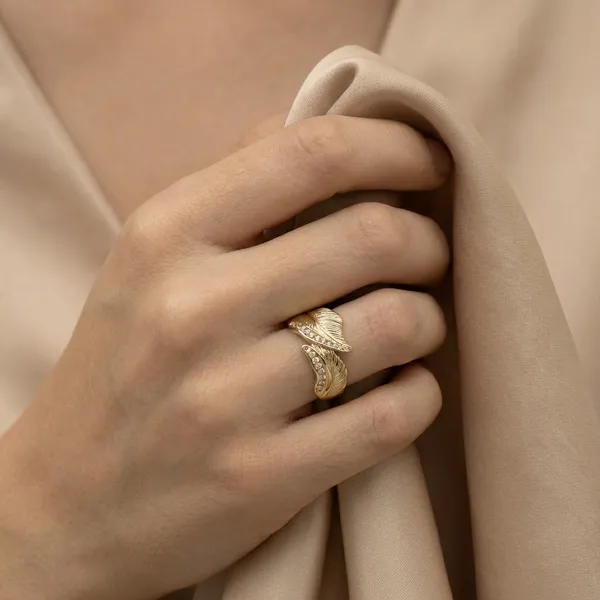 Gold_Feather_Anti_Tarnish_Finger_Ring_For_Women