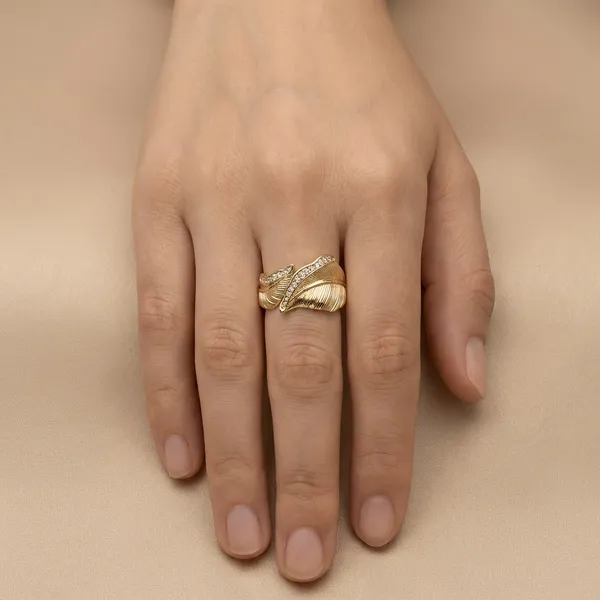 Gold_Feather_Anti_Tarnish_Finger_Ring_For_Women