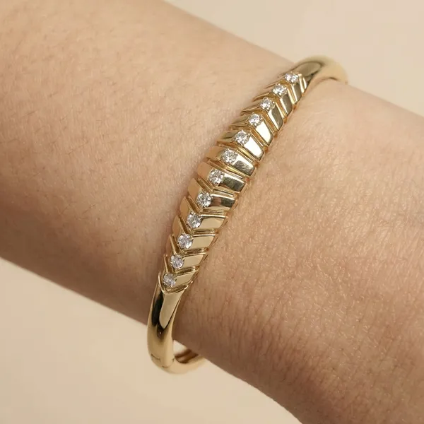Gold_Elegant_Plated_Sleek_Stone_Studded_Anti_Tarnish_Ring_Bracelet_For_Women