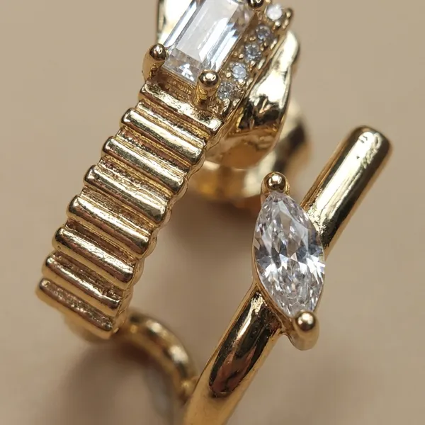 Gold_Dualbar_Crystal_Stud_Ears_Anti_Tarnish_Earring_For_Women