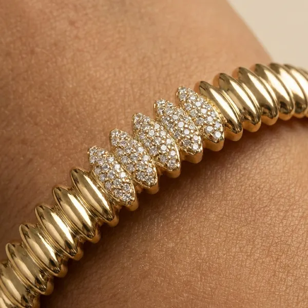 Gold_Elegant_Gold_Textured_Crystal_Bangle_Anti_Tarnish_Ring_Bracelet_For_Women