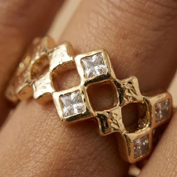Gold_Geometric_Cutout_Gold_Anti_Tarnish_Finger_Ring_For_Women