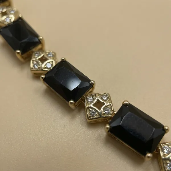 Black_Onyx_Pave_Anti_Tarnish_Bracelet_For_Women