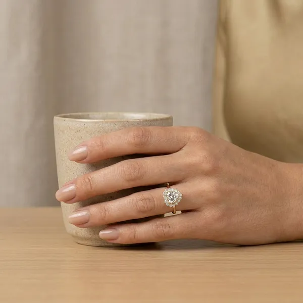 Gold_Heart_Halo_Statement_Anti_Tarnish_Finger_Ring_For_Women