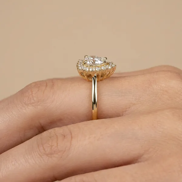 Gold_Heart_Halo_Statement_Anti_Tarnish_Finger_Ring_For_Women