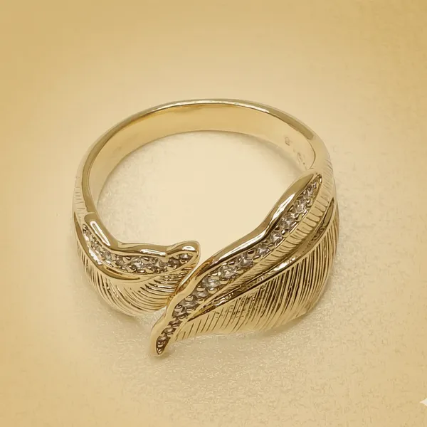 Gold_Feather_Anti_Tarnish_Finger_Ring_For_Women