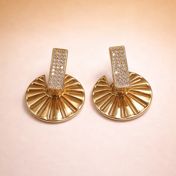 Gold_Radiant_Fan_Drop_Ears_Anti_Tarnish_Earring_For_Women