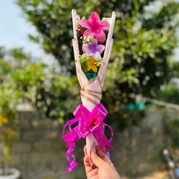 EXTRA_SMALL_FLOWER_CLAW_CLIP_BOUQUET