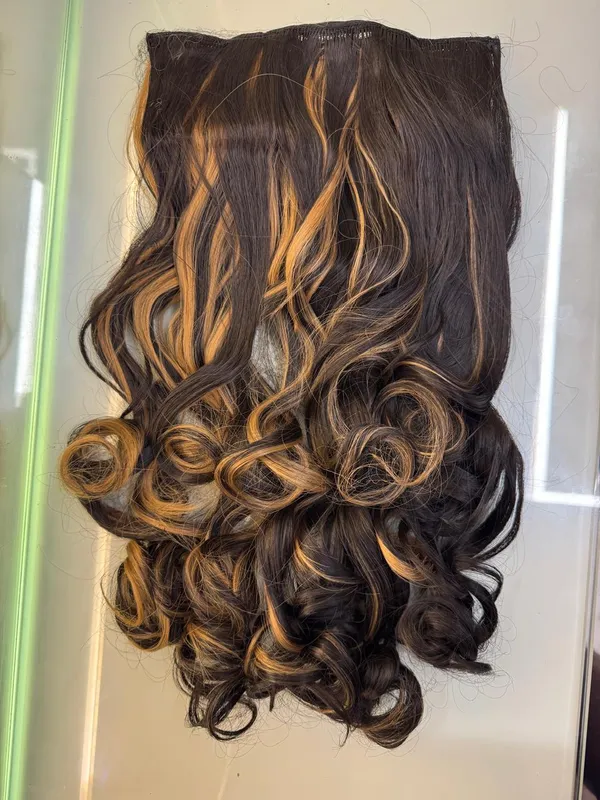 GOLDEN_HIGHLIGHT_BRUNETTE_CLIP_IN_HAIR_EXTENSION