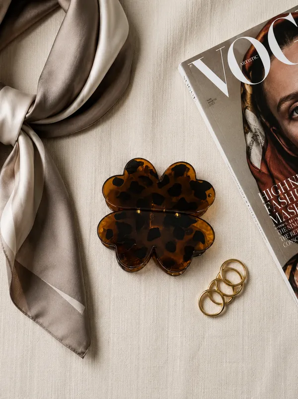 MAGNA_ESPRESSO_BY_WAZA_|_MAGNETIC_HEART_&_FLOWER_HAIR_CLIP_(COMBO_OF_2_SHAPES)