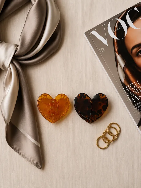 MAGNA_HEART_BY_WAZA_|_MAGNETIC_HEART_HAIR_CLIP_(COMBO_OF_2_SHADES)