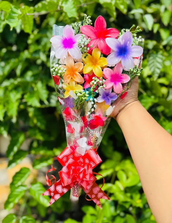 MEDIUM_FLOWER_CLAW_CLIP_BOUQUET