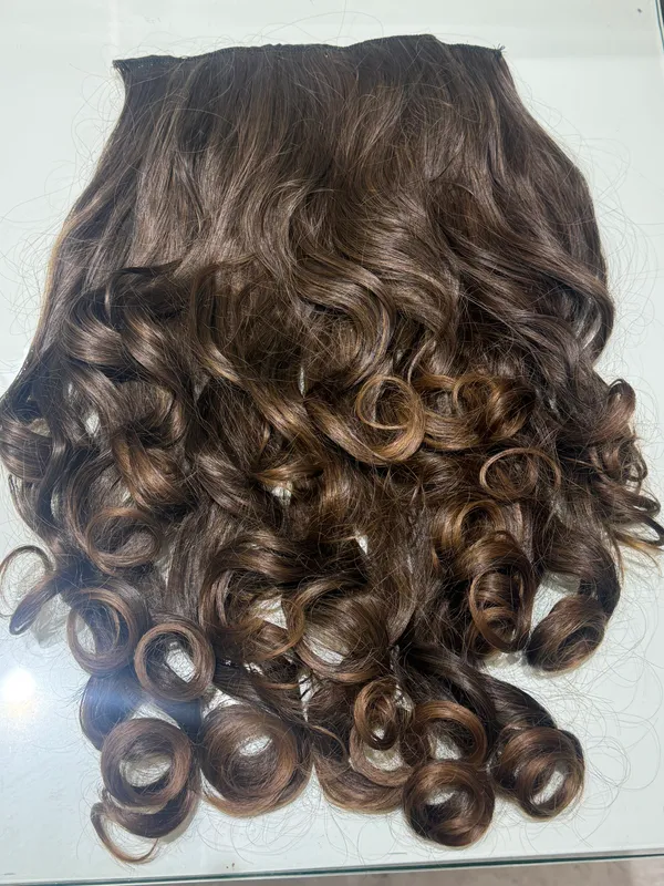 RICH_BRUNETTE_CURLS_CLIP-IN_HAIR_EXTENSIONS