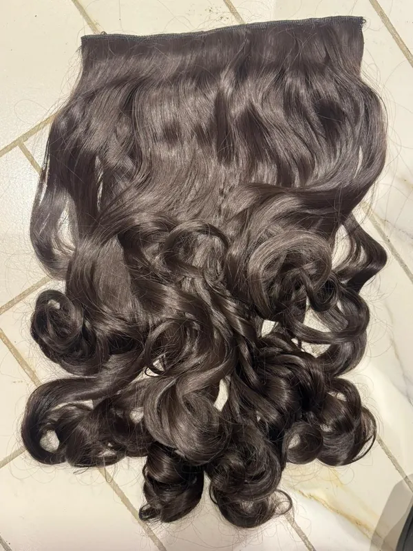 Shadow_Curl_Clip-In_Hair_Extension_–_Shade_413_(SHT6)_(Waves_with_curls_starting_from_mid-length)