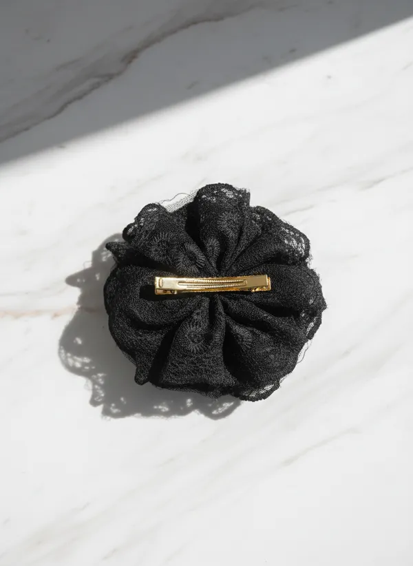 Black_Lace_And_Pearl_Flower_Lace_Pearl_Hair_Pin