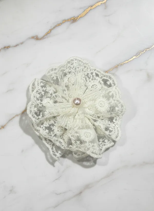 White_Lace_And_Pearl_Flower_Lace_Pearl_Hair_Pin