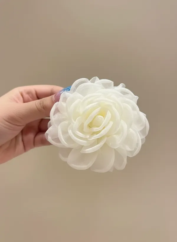 White_Rose_|_White_Flower_Claw_Clip