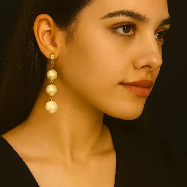 Off_White_&__Golden_Alloy_Trending_Earring_For_Women