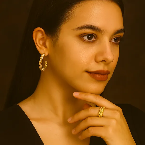 Golden_&_White_Alloy_Trending_Earring_For_Women