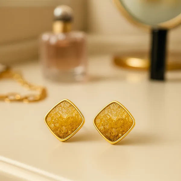 Golden_Alloy_Trending_Earring_For_Women