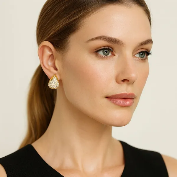 Golden_&_White_Alloy_Trending_Earring_For_Women