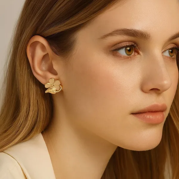 Golden_Alloy_Trending_Earring_For_Women