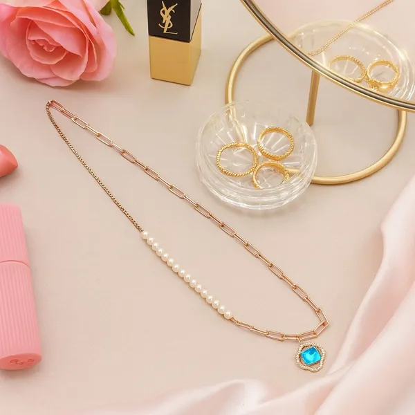 Golden_&_White_Alloy_Trending_Necklace_Set_For_Women