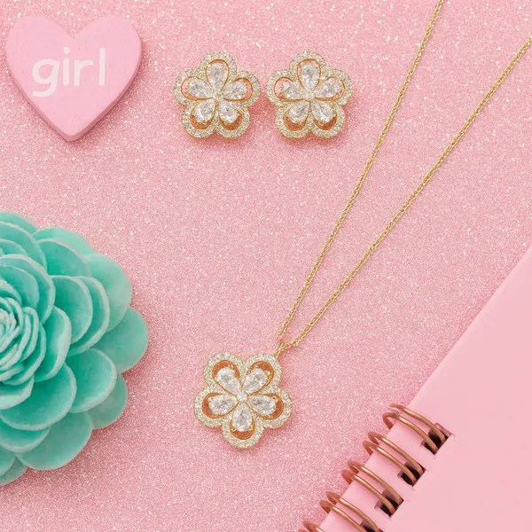 Golden_Alloy_Trending_Necklace_Set_For_Women