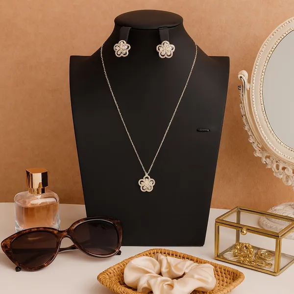 Golden_Alloy_Trending_Necklace_Set_For_Women