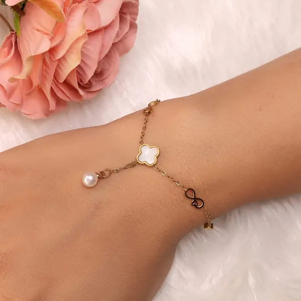 Golden_Alloy_Trending_Bracelet_For_Women