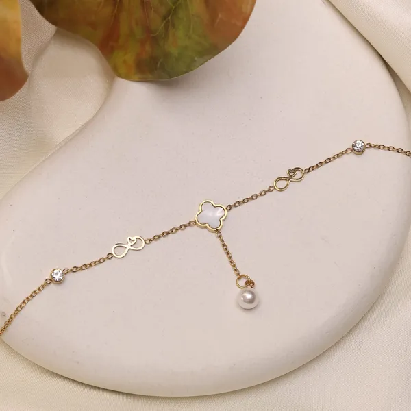Golden_Alloy_Trending_Bracelet_For_Women