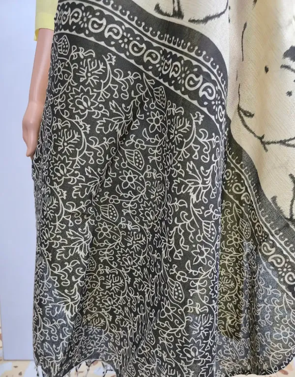 Black_And_Cream_Cotton_Khadi_Dupatta_For_Women