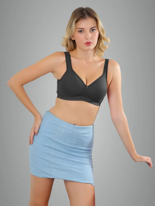 Black_Zara_Sports_Lightly_Padded_Bra_For_Women