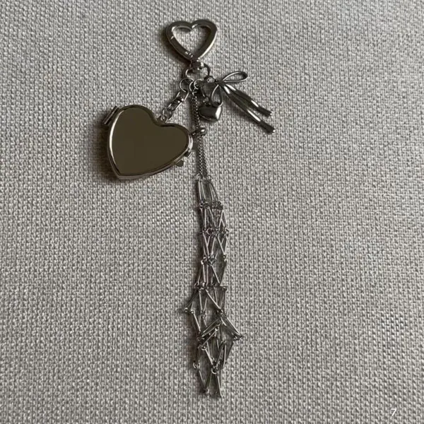 lip-gloss-bag-charm_-_Silver_Heart_Mirror