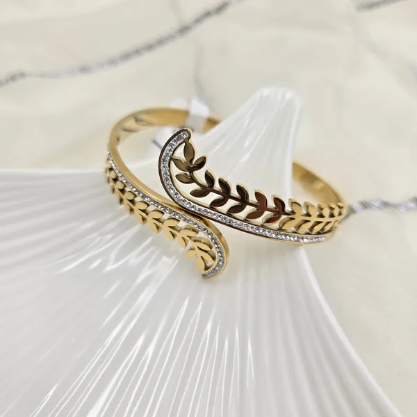Leaves_Studded_Bracelet
