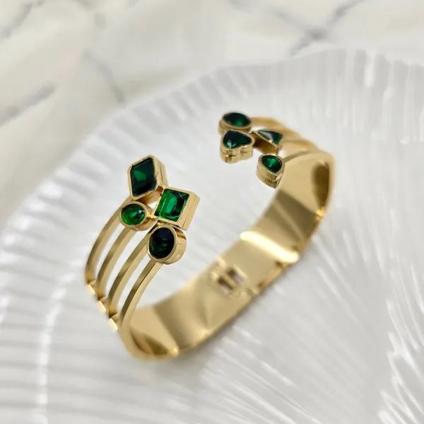 Emerald_Stones_Statement_Bracelet