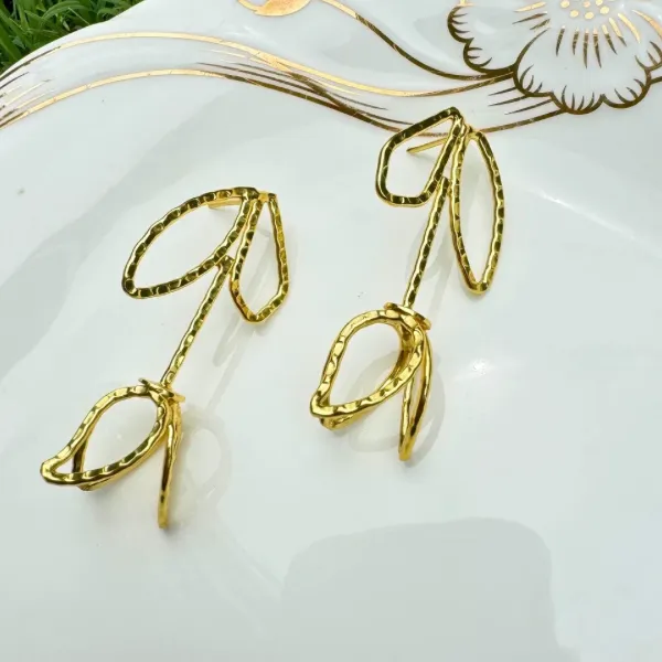 Gold_Brass_Tulip_Studs_For_Women
