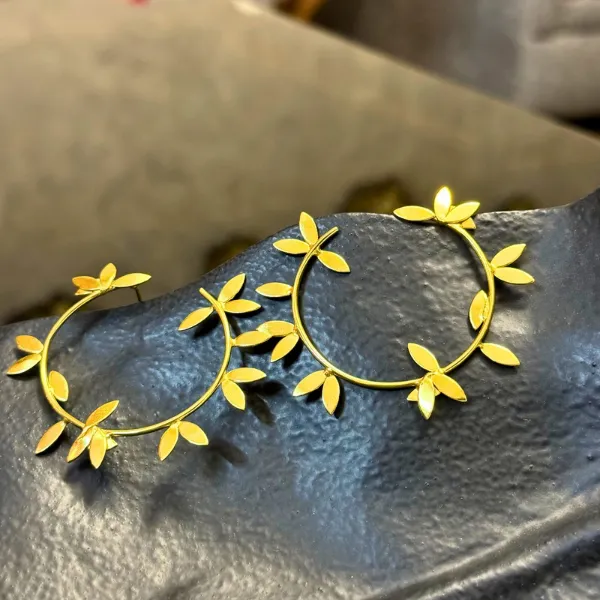 Gold_Brass_Floral_Circular_Studs_For_Women