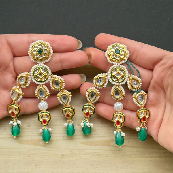 Green_Brass_Sitara_Sunehri_Chandbalis_For_Women