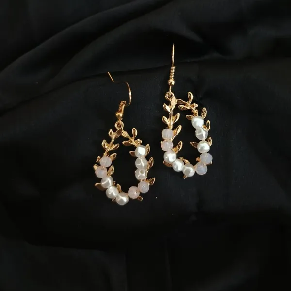 Gold_Brass_Quirky_Leaf_Drops_For_Women