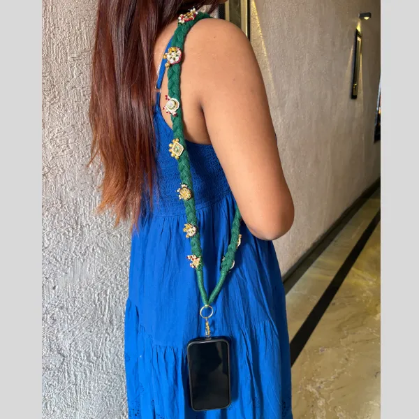 Green_Thread_Phone_Chain_For_Women