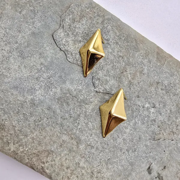 Rhombus_Studs