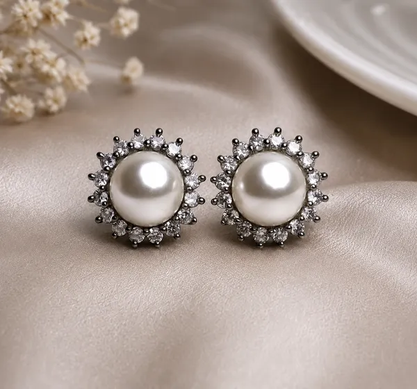 Silver_Pearl_Brass_Halo_Stud_Earrings_For_Women