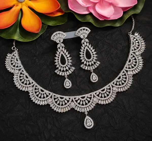 Silver_Brass_Openwork_Teardrop_Necklace_And_Earrings_Set_For_Women