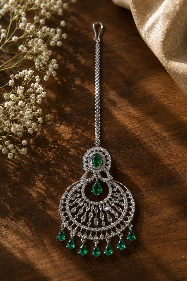 Green_Brass_Silver_Tone_Stone_Maang_Tikka_For_Women